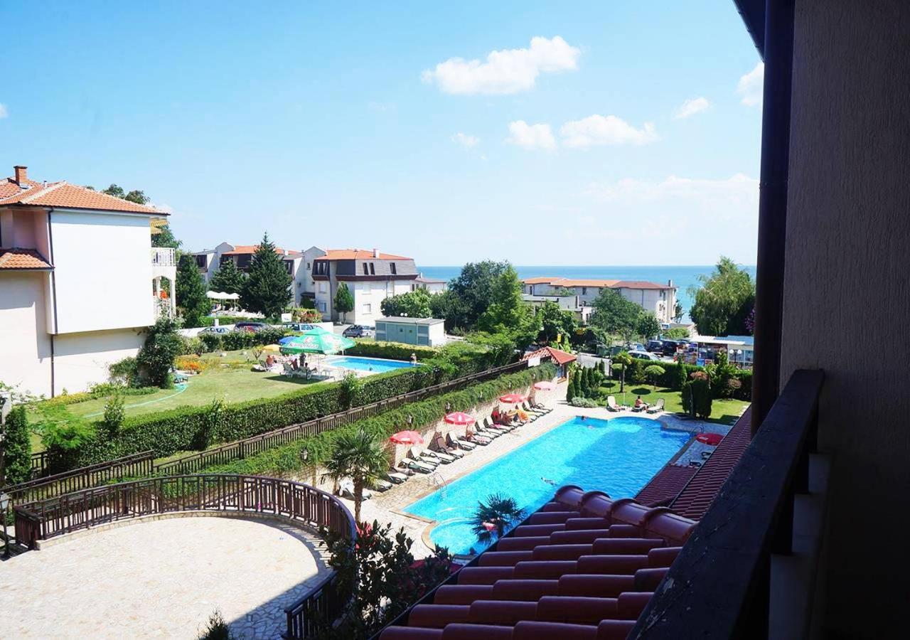 Dom-El Real Apartments Amphora Sveti Vlas Bagian luar foto