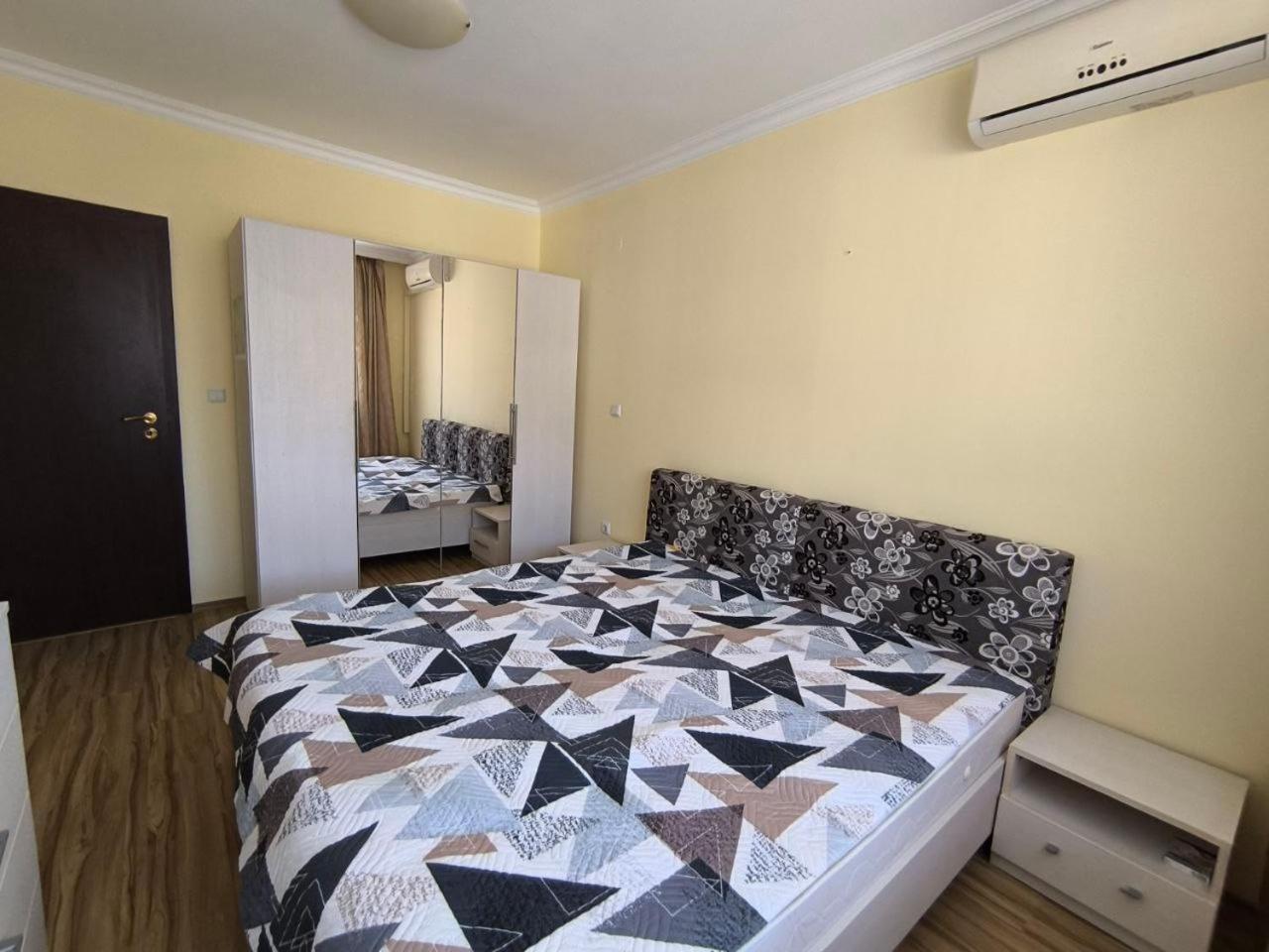 Dom-El Real Apartments Amphora Sveti Vlas Bagian luar foto