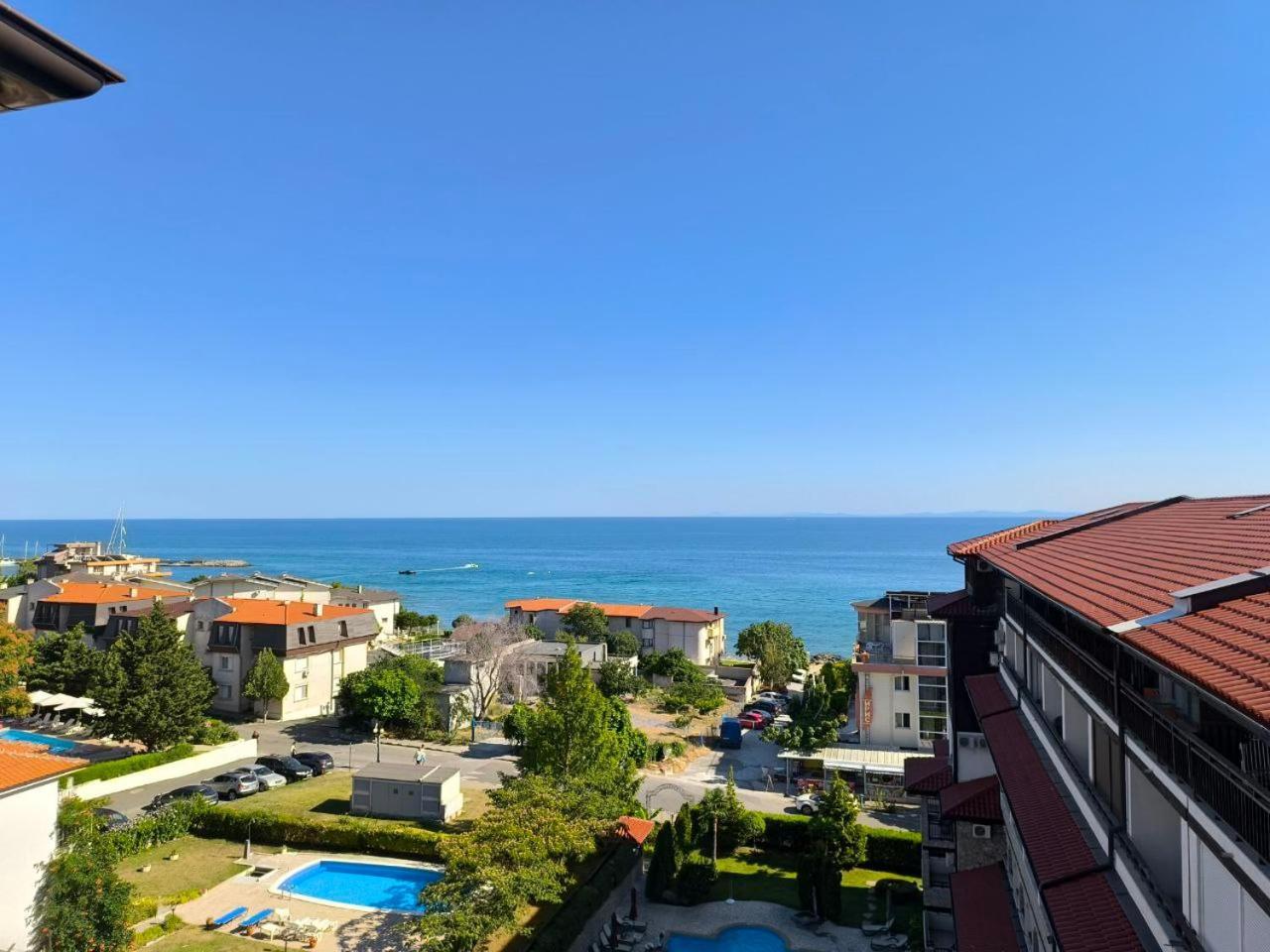 Dom-El Real Apartments Amphora Sveti Vlas Bagian luar foto