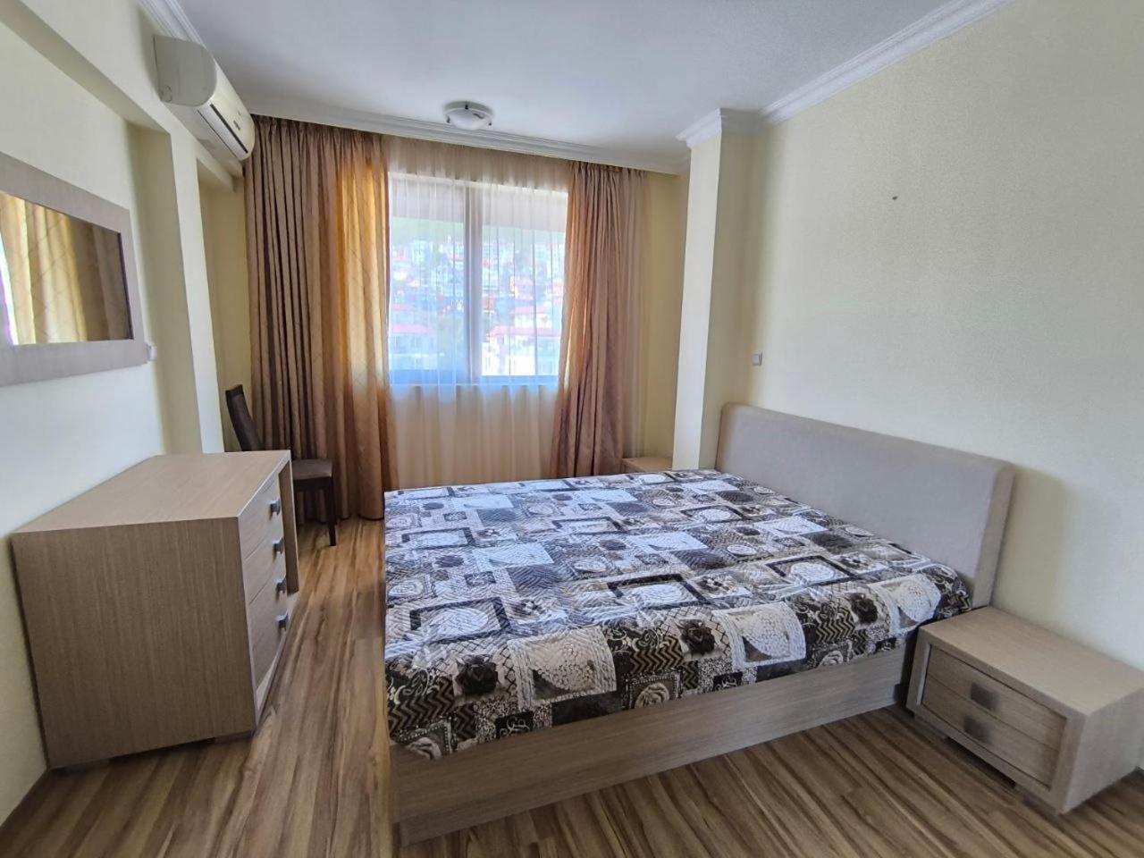 Dom-El Real Apartments Amphora Sveti Vlas Bagian luar foto