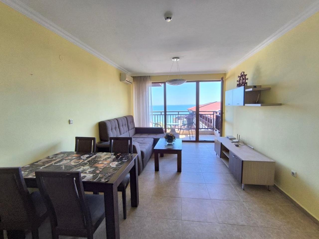 Dom-El Real Apartments Amphora Sveti Vlas Bagian luar foto