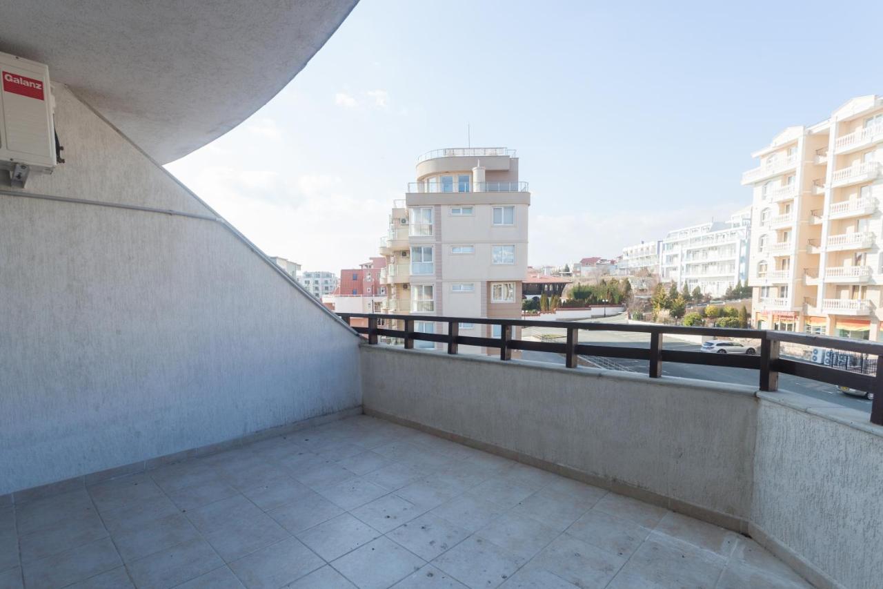 Dom-El Real Apartments Amphora Sveti Vlas Bagian luar foto